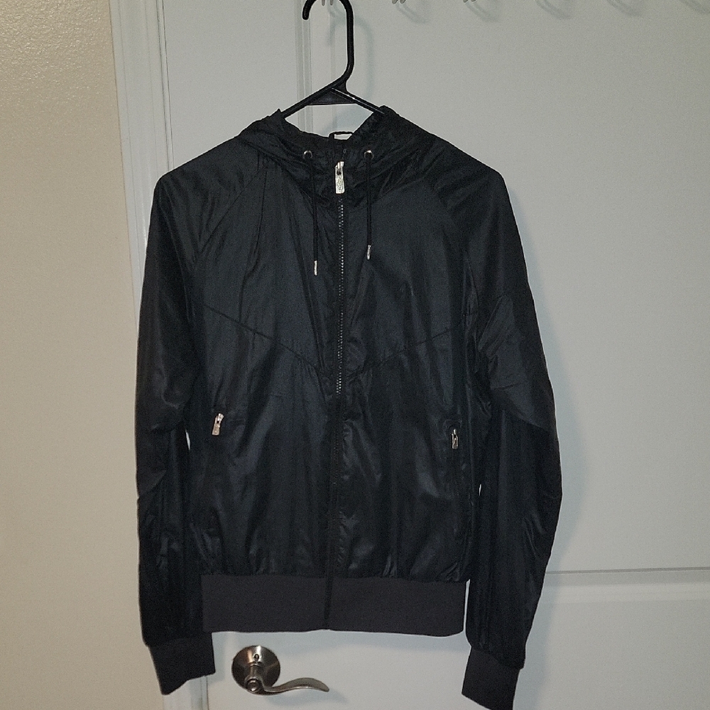 Nike Black Windbreaker Jacket with Sporty Design